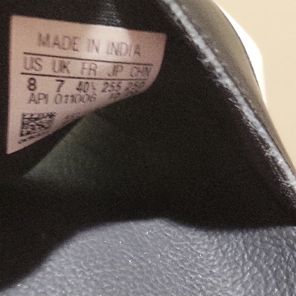 Adidas Black and White Striped Slides - Picture 2 of 9